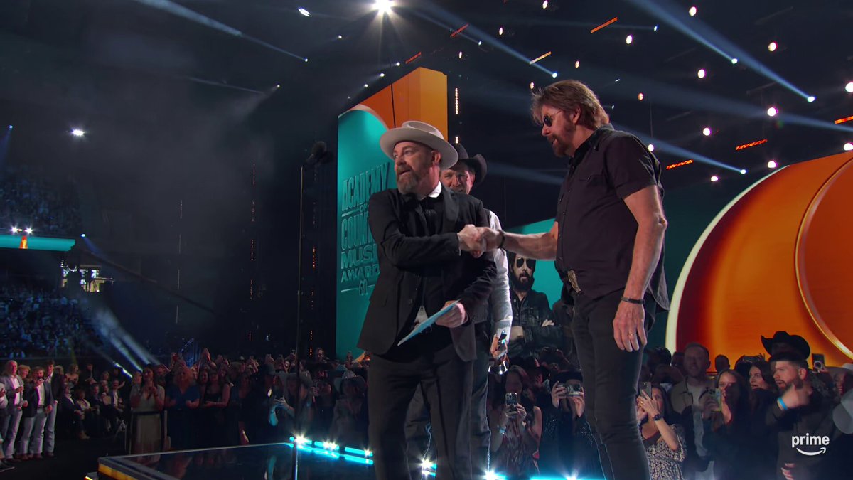 .@BrooksandDunn are officially the ACM Duo of the Year! This marks their first win in the category in 15 YEARS. 👏👏 #ACMawards