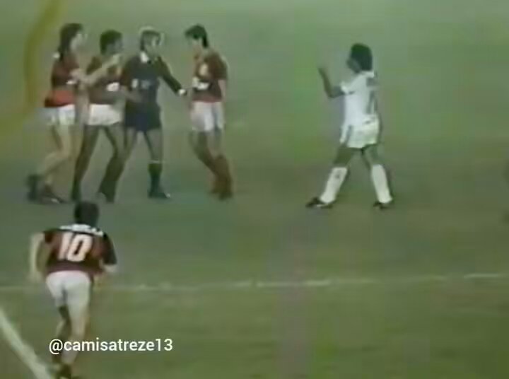 1988 - E nessa treta aí, vc tá de q lado: Baixinho ou Renight?