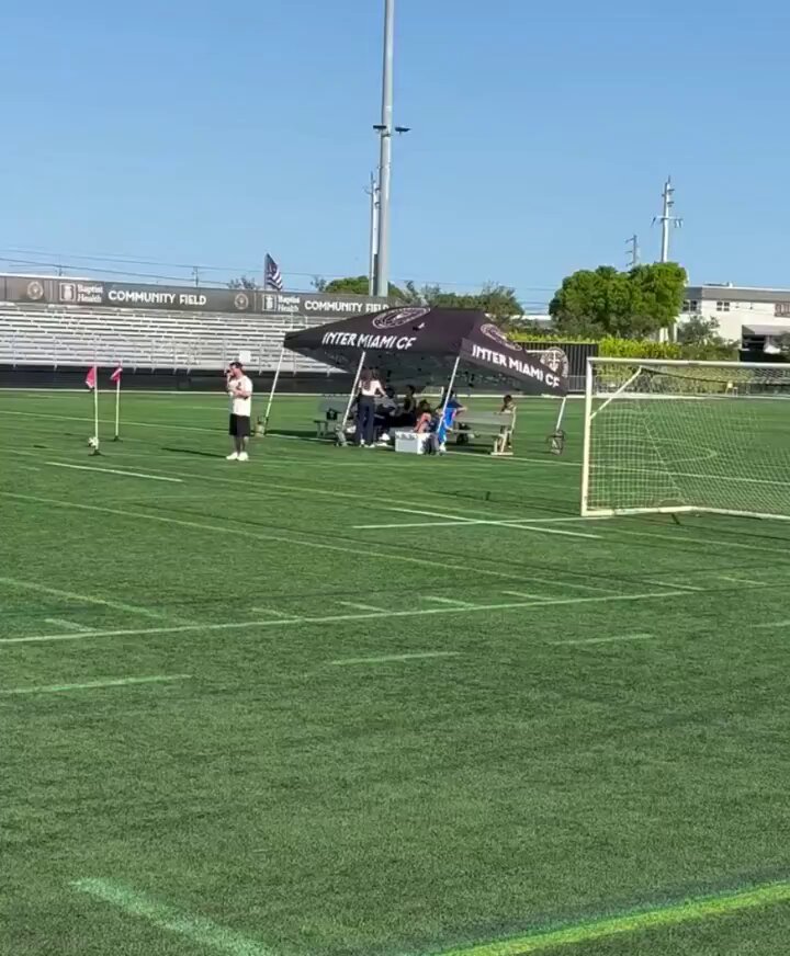 Leo Messi attended his son Ciro’s game today.
