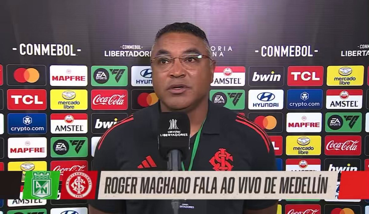 “É um prazer voltar aqui novamente, porque foi aqui em 1995, contra o mesmo Nacional que com o Grêmio fui campeão da Libertadores” Boa Roger 🇪🇪👀