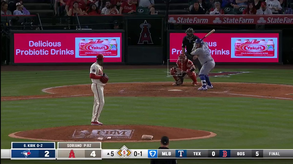 Schanny flashes the leather 🙌
