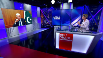 لقاء مشحون بين مذيعة CNN ووزير دفاع #باكستان.. شاهد ما قاله عن مزاعم دعم وتمويل بلاده لإرهابيين