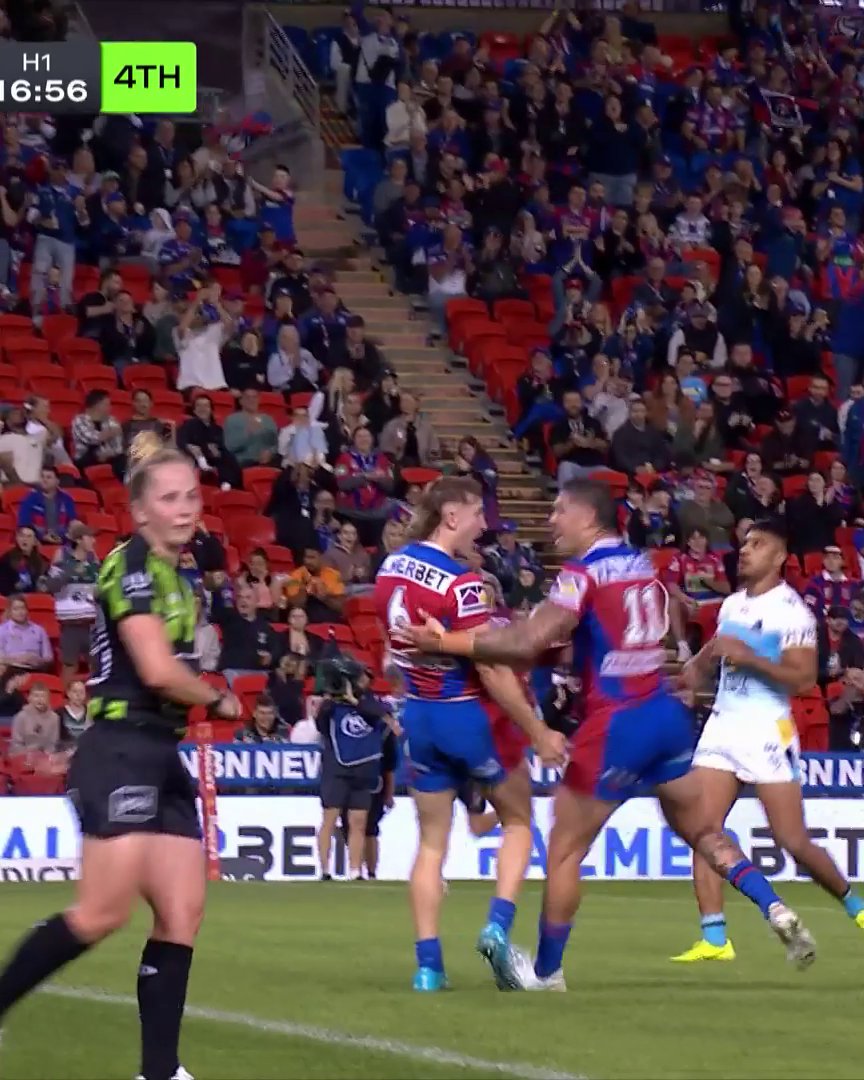 The Knights left edge is deadly! 🔥 #NRLKnightsTitans