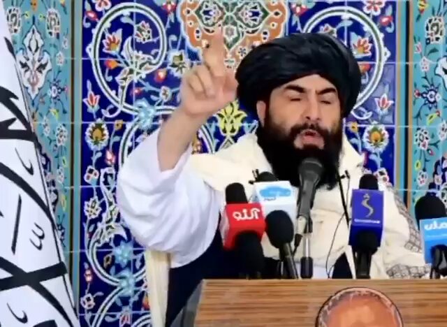 تخریب‌کوونکو دا خبرې ټوکې وبللې. خو په تېرو انقلابي کلونو کې هم ولایتونو کې دښمن د حاجي صاحب خبرې ټوکې نه بللې، بلکې وېره یې ورنه لرله،ځکه مشران چې کومه خبره وکړي عمل په کوي . خدایه خیر😘
