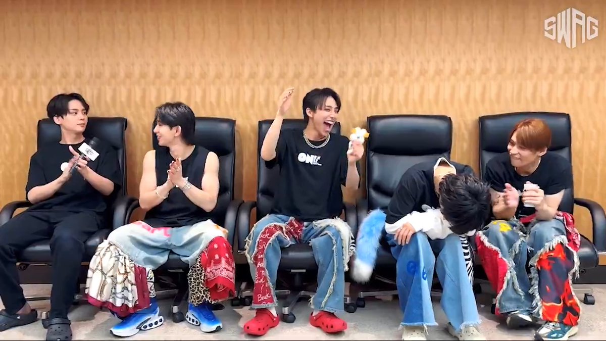 💁‍♂️SWAG更新情報 [MOVIE]更新！ 「LIVE TOUR 2025 ||:ONE N' ONLY:||」 日本武道館公演 DAY1ありがとうございました！🗼 [MOVIE] 🔗 ▼FC SWAG 新規入会受付中！ 🔗 #ワンエン #ONENONLY #SWAG