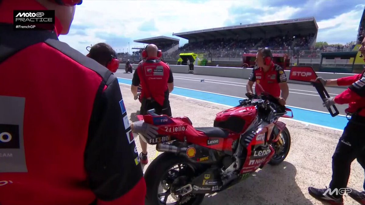 Right there in contention is Pecco Bagnaia in third 👊 #FrenchGP 🇫🇷