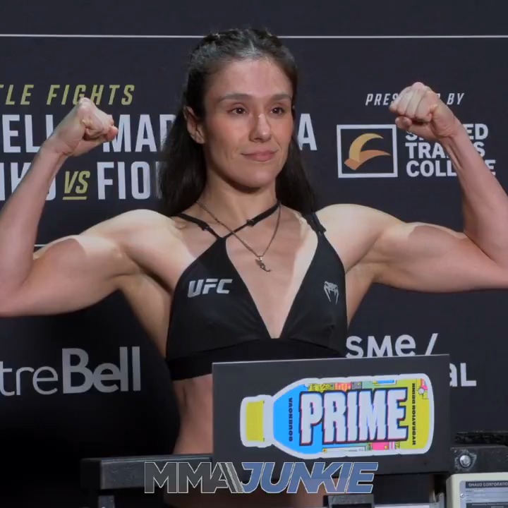 You just know it got a lil tang and smells like carne asada but would be grippier than a Chinese finger trap 🙈🤗🤭 #UFC315