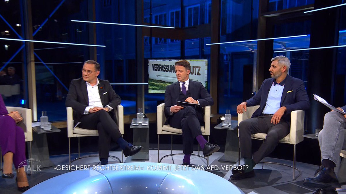 Hans-Georg Maaßen, ehem. Präsident dt. Verfassungsschutz warnt vor einem möglichen Missbrauch der Behörde zur Bekämpfung politischer Gegner – nachzusehen in: „Asyl, #Aufrüstung, #AfD: Rettet #Merz #Deutschland?“ Hier geht´s zur ganzen Sendung: Oder für unterwegs🎧▶️: #ServusTV