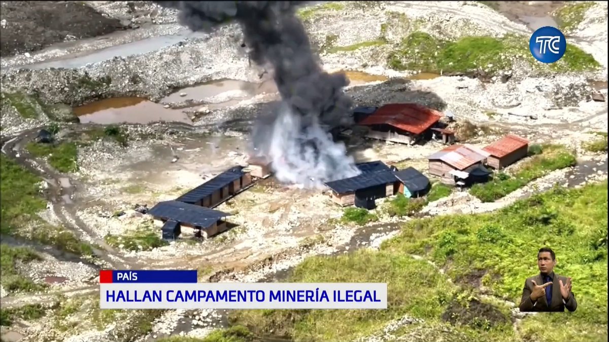 Entre helicópteros, lodo y espesa vegetación, en Alto Tambo, 270 militares desmantelaron un campamento de minería ilegal. Más detalles aquí▶️: