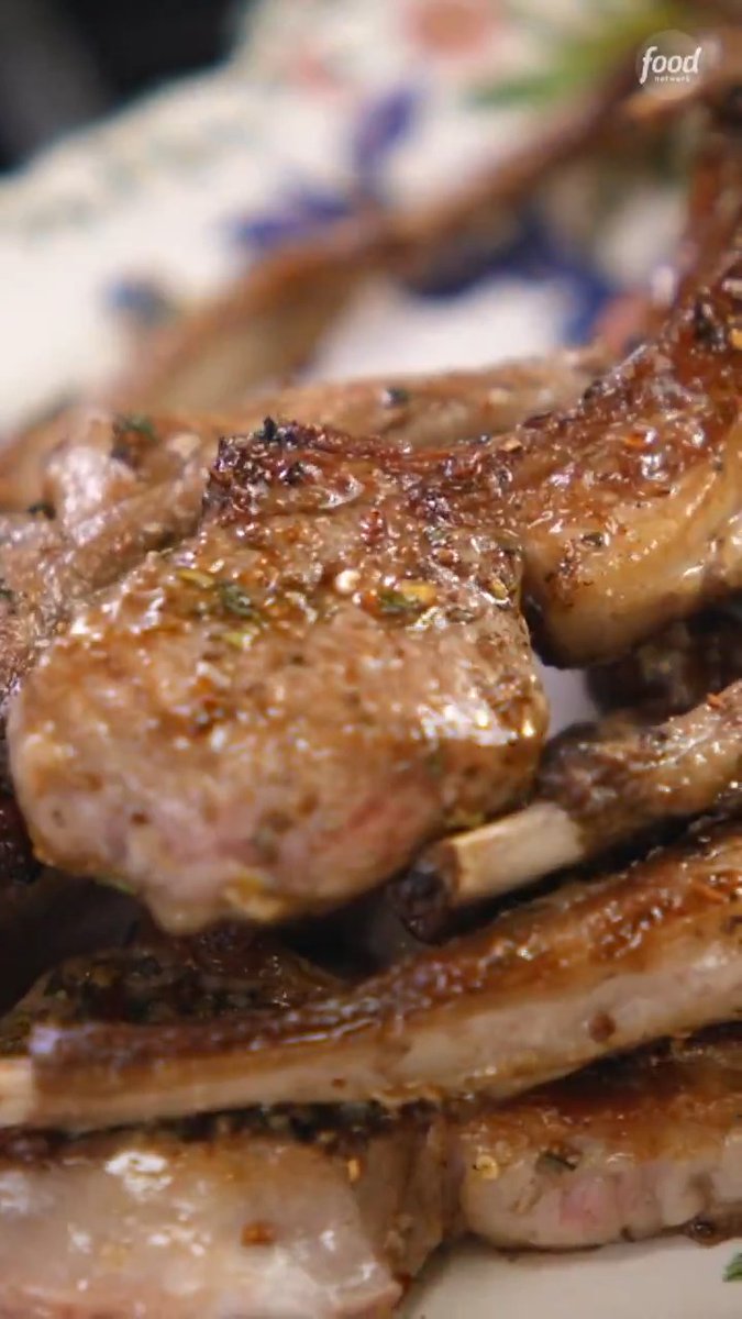 .@ThePioneerWoman adds a hint of spice to the classic flavors of garlic, lemon and rosemary in this springtime favorite 😌🍋 Get more recipes from Ree, Saturdays at 10a|9c and Max: #StreamOnMax Get the recipe: