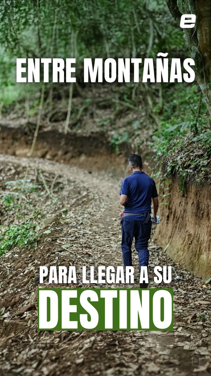 #Video | Debido a los derrumbes en Los Chorros, en la carretera Panamericana, muchas personas han creado un sendero no existente previamente para evitar el tráfico de hasta 5 horas en las vías alternas. Más detalles 🔗