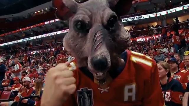 "When sport meets emotion, it is the best theatre." 🍿 Roger Daltrey and the The Who get us set for Game 3 between the Maple Leafs and Panthers on Sportsnet 🎶