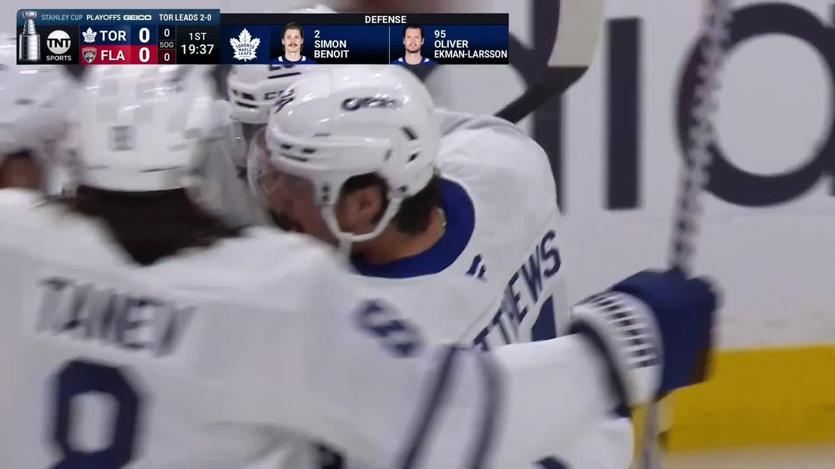 23 SECONDS INTO THE GAME #23 SCORES FOR THE LEAFS... MATTHEW KNIES 😱