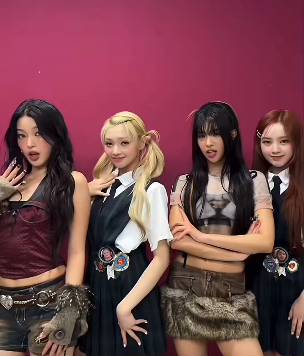 UM HELLO GOOD MORNING WE’VE GOT GEHLEE AND ELISIA DOING THE GNARLY CHALLENGE WITH SOPHIA AND YOONCHAE 😭💚