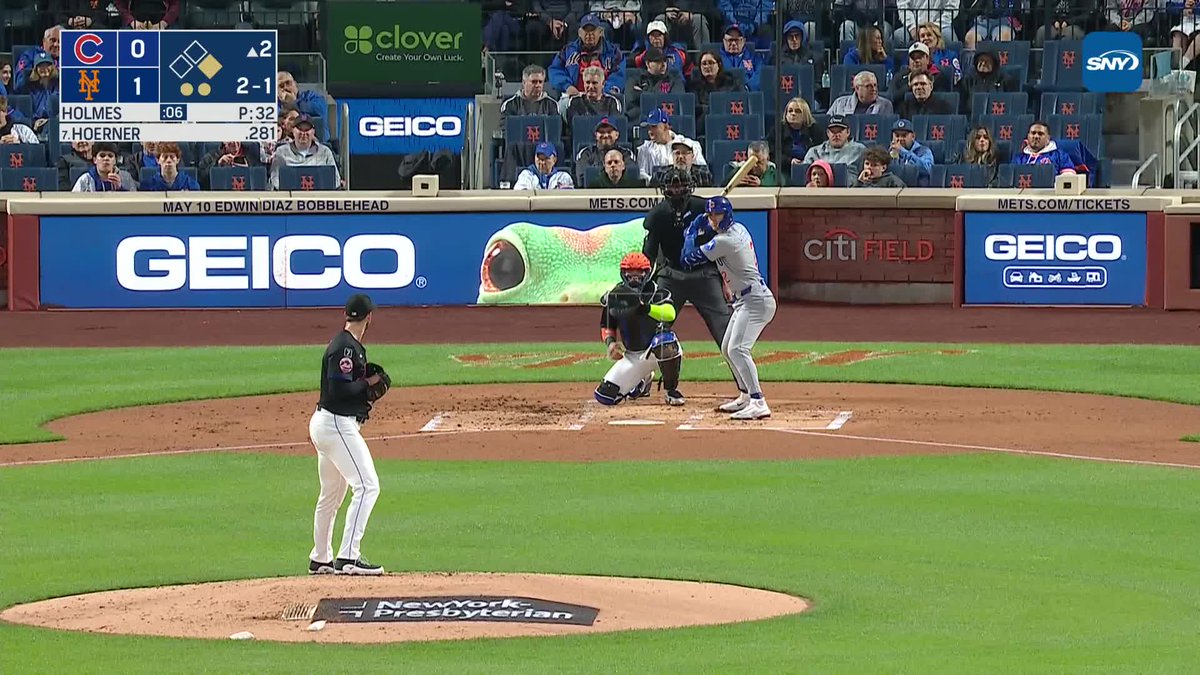 Francisco Alvarez throws out Pete Crow-Armstrong! 🚀