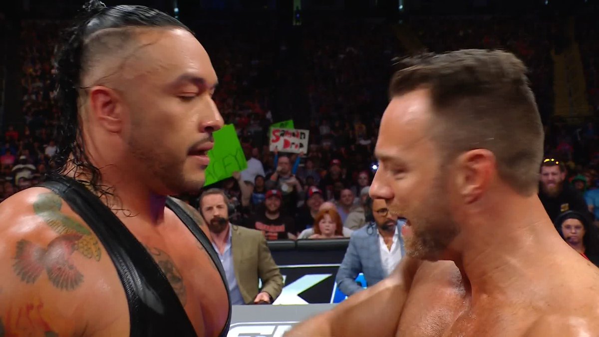 .LA Knight and Damian Priest can't get on the same page... 😬 #SmackDown