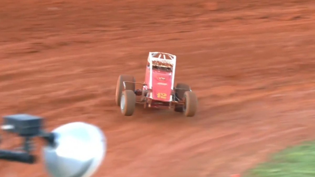 One of the best moves of the year so far! 😮 Robert Ballou goes 3-for-1 to win his USAC AMSOIL INC National Sprint Car heat race tonight at Bloomington Speedway.