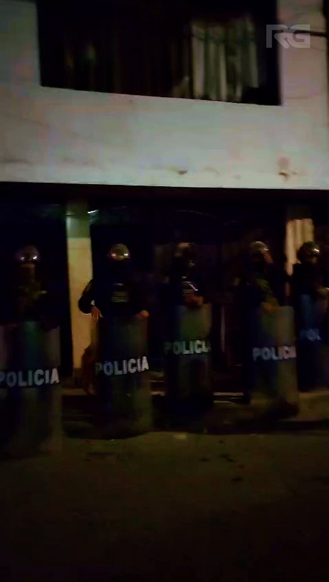 #LOÚLTIMO Desde los exteriores del sujeto que es sindicado como el asesino del perrito en Trujillo: