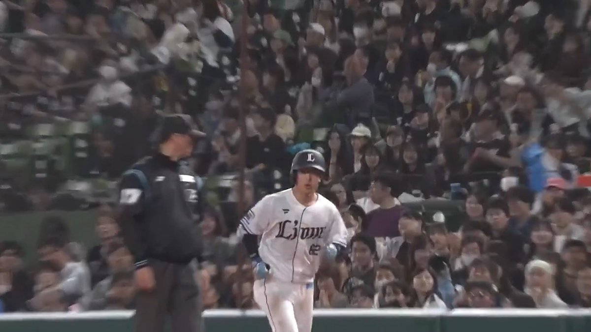 #滝澤夏央 選手の神バント! ここからさらにチャンスを広げます! #埼玉西武ライオンズ #seibulions #ALLONE #圧倒的至近距離