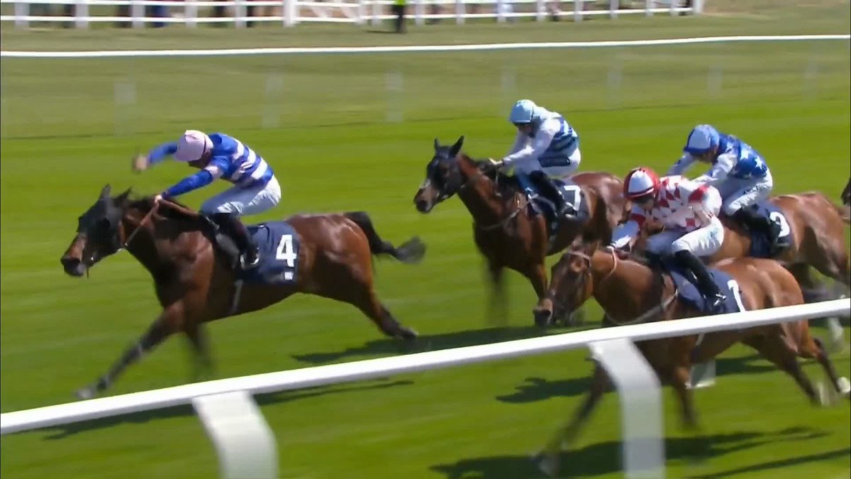 Jockeys have INCREDIBLE core strength 💪 Check out the position that Alec Voikhansky is holding 😮 #ITVRacing | Lingfield Park | Richard Hannon