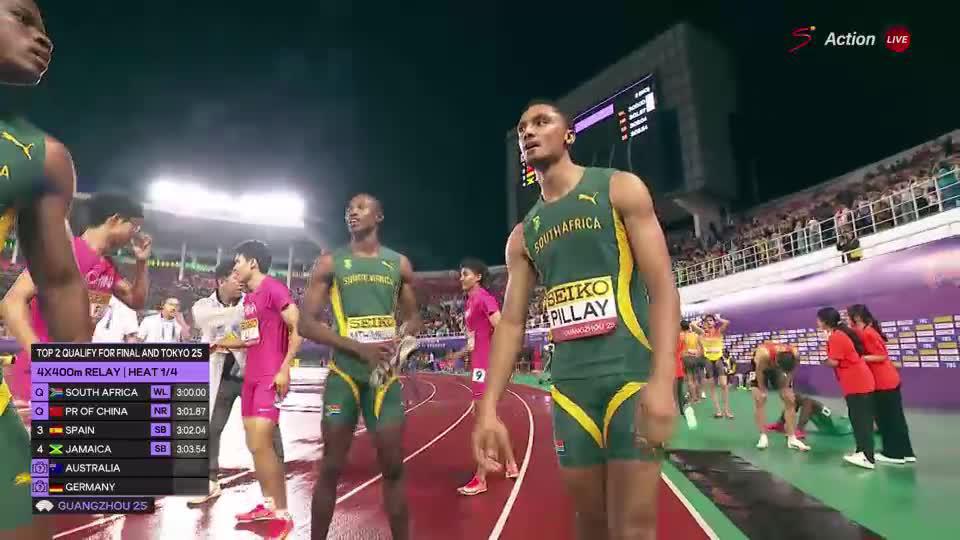 Zakithi Nene steps on the gas as Team South Africa win the first heat of the Men's 4x400m😤🇿🇦 #WorldRelays