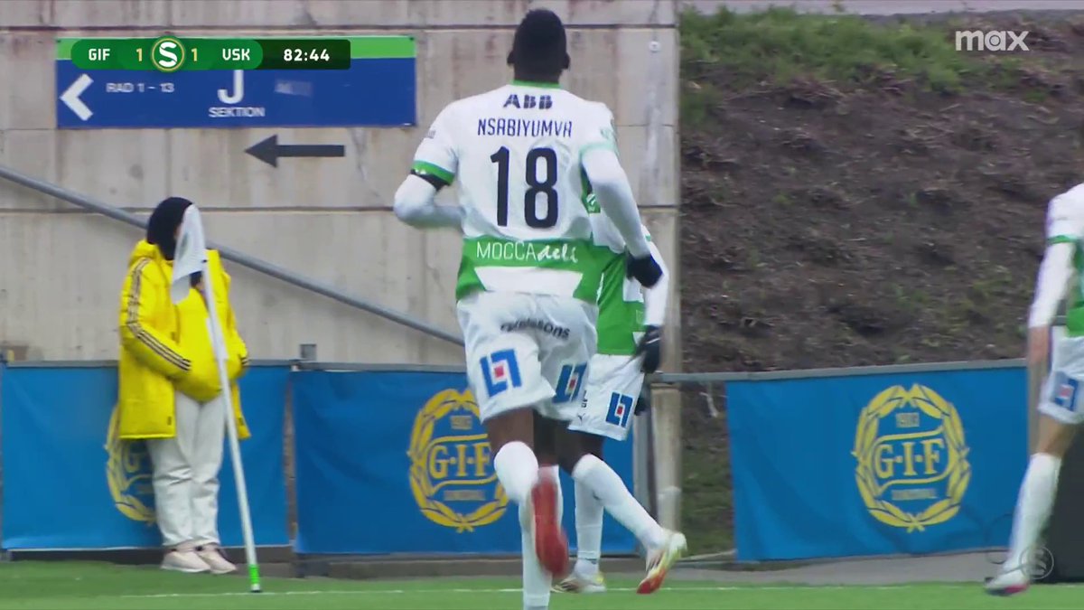 Aaron Bibout stöter in 2-1 för VSK borta mot Giffarna! 🟢⚪ 📲 Se matchen på Max