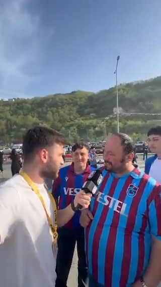 🧐 Trabzonsporlu taraftarlara sorduk; "Türkiye Kupası'nda şampiyon olacaksınız, bugün Galatasaray'a mağlup olacaksınız. Kabul mü?" 🎙️ Kerem Türkyılmaz