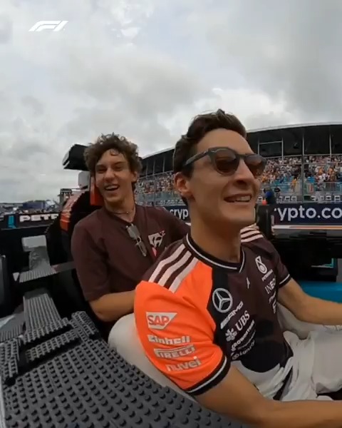 Just George and Kimi having the time of their lives in their LEGO Mercedes car 🤣 Watch the full video on Formula 1's YouTube! 🎬