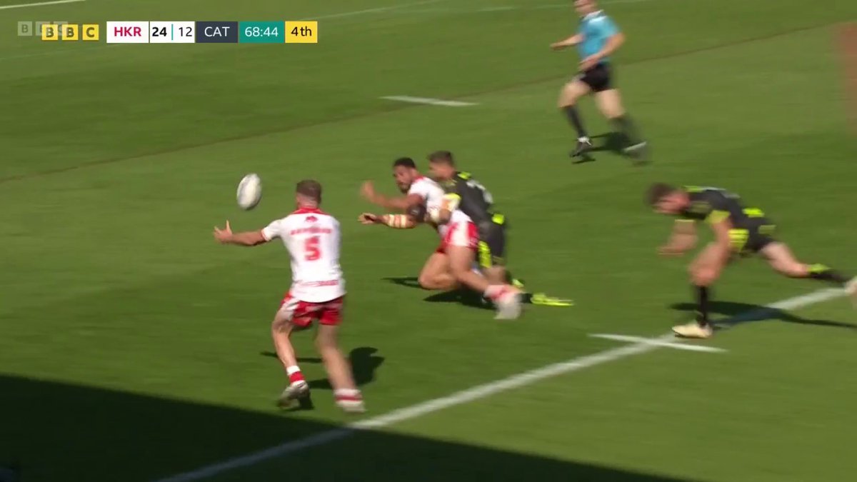 Jack Broadbent has done it again! Hull KR extend their lead heading into the final stages. #ChallengeCup