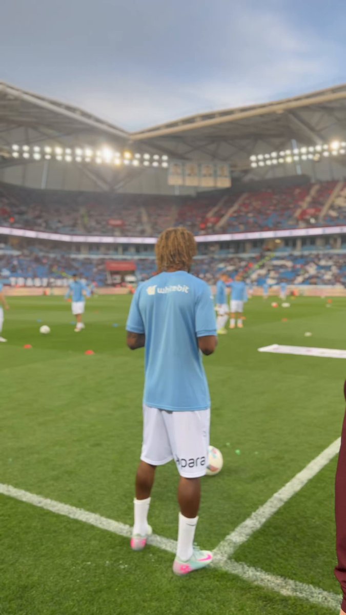 🙏 Muhammed Cham ve Victor Osimhen, dua ederek sahaya çıktı. #TSvGS #beINSPORTS
