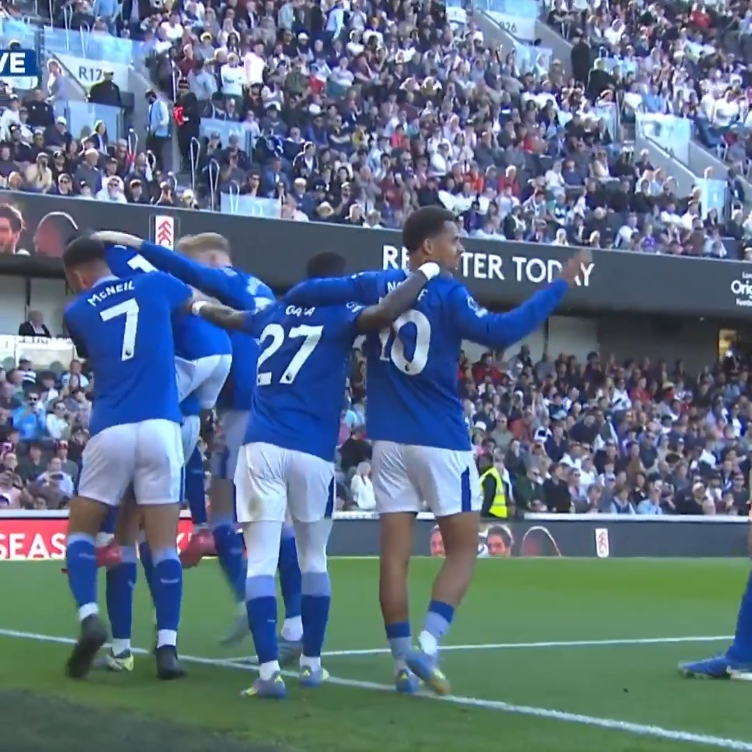 Everton stun Fulham with two goals in the space of minutes to take a commanding late lead! 👀 📺 Peacock | #FULEVE