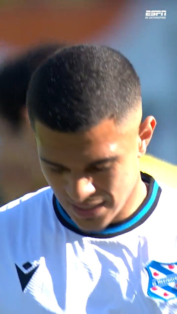 VAR grijpt in, einde wedstrijd voor Ilias Sebaoui ๐ฅ๏ธ โ ๐ฅ #rkchee