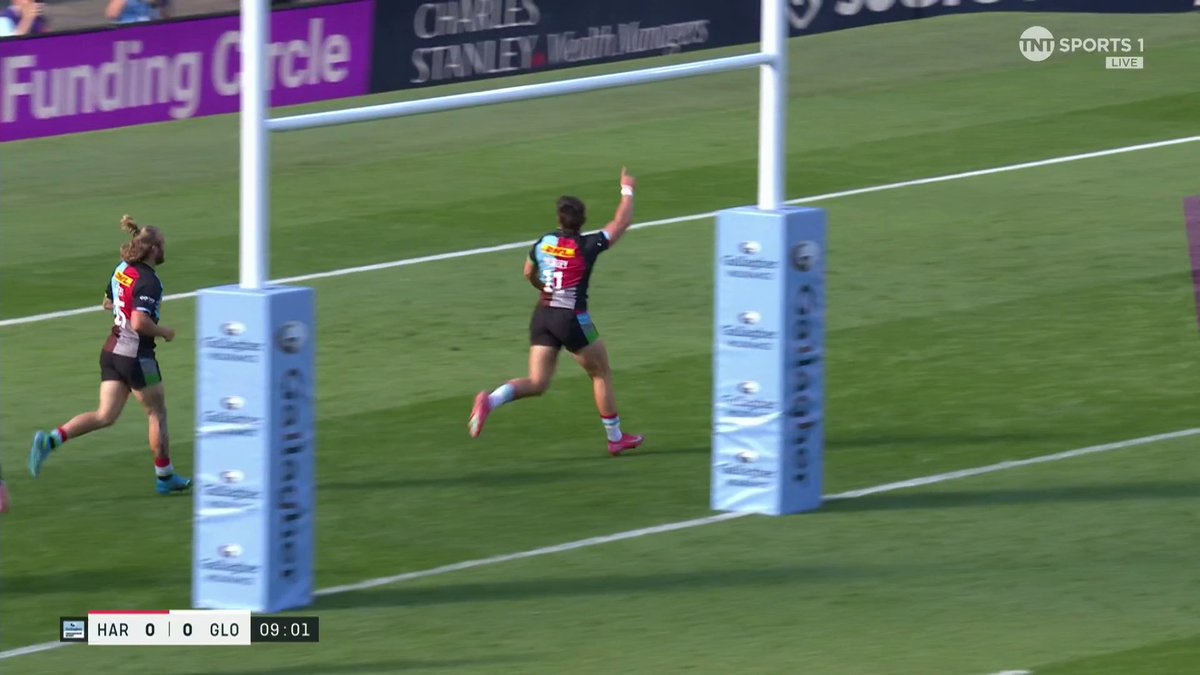 Smith > Dombrandt > Murley The England connection works a treat for Harlequins 🃏 who open the scoring at Allianz Stadium Twickenham 👏 #HARvGLO | #GallagherPrem | #BigSummerKickOff
