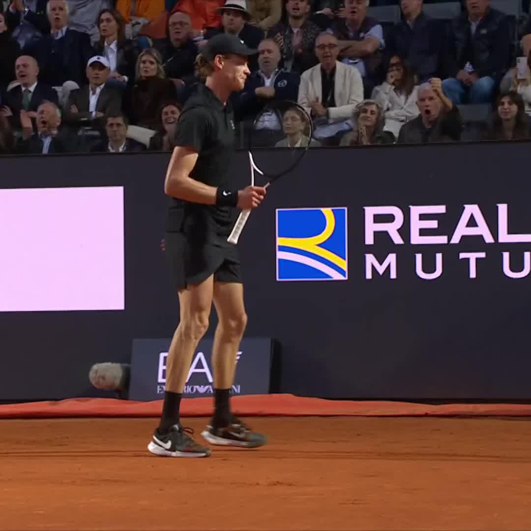 Backhand beauty 😍 Jannik Sinner #IBI25