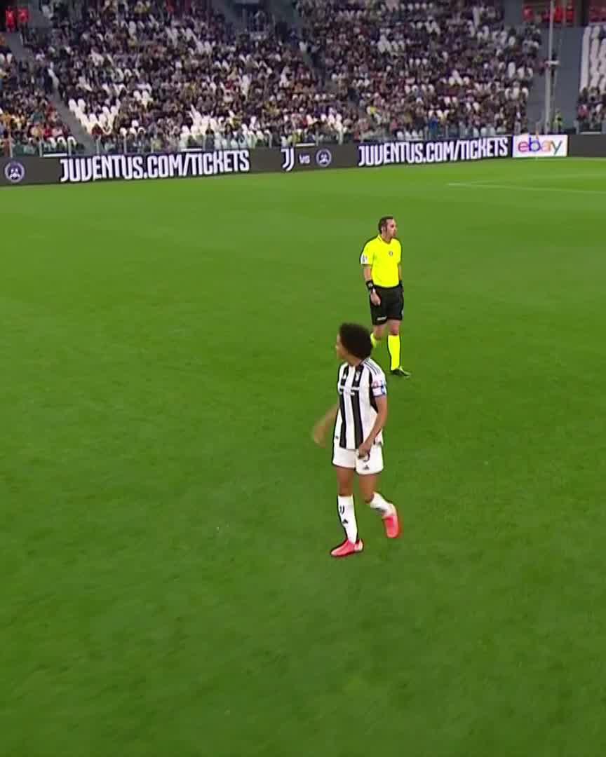 Il saluto dello Stadium all’Et3rna Sara Gama 🥹🤍🖤