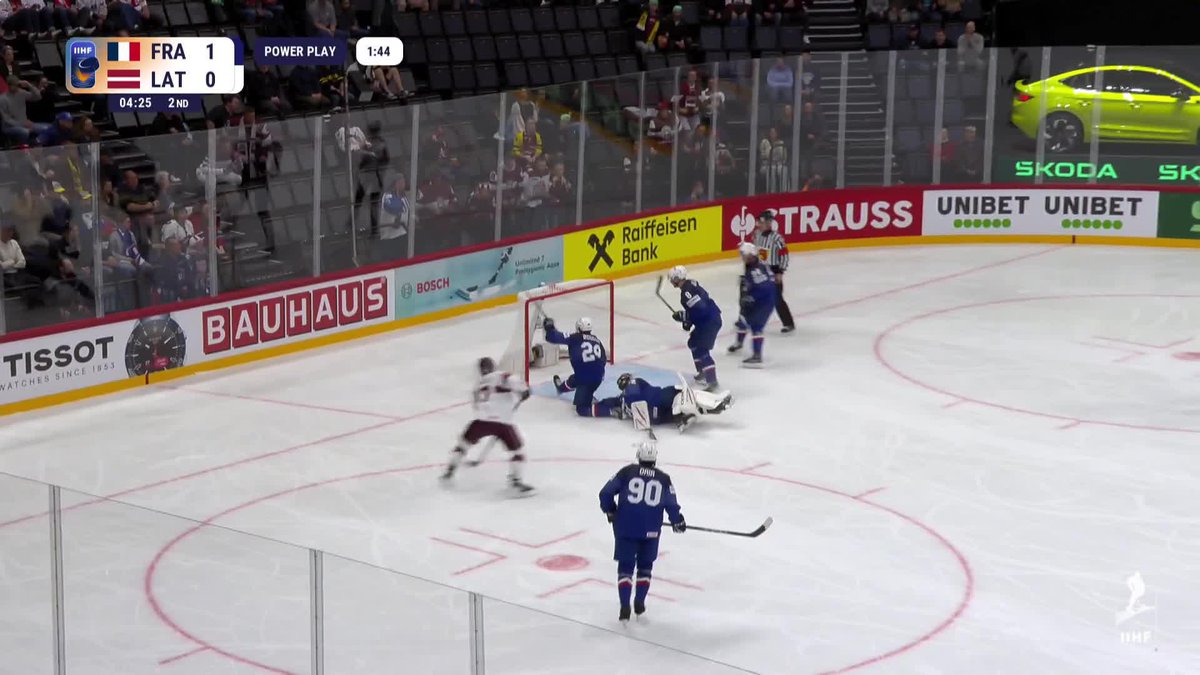 A gift that wasn’t meant to be given. 😬 #MensWorlds #IIHF #FRALAT LV Hokeja federācija