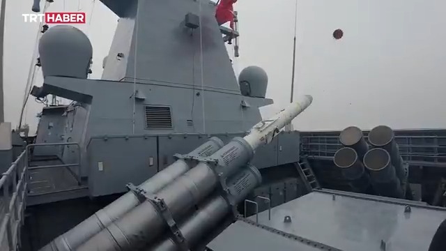 🇹🇷 ATMACA, TCG Kınalıada'dan ateşlendi. 🎯 Envantere girdikten sonra ilk kez ateşlenen yerli ve milli üretim ATMACA güdümlü mermisi, hedefi tam isabetle vurdu.