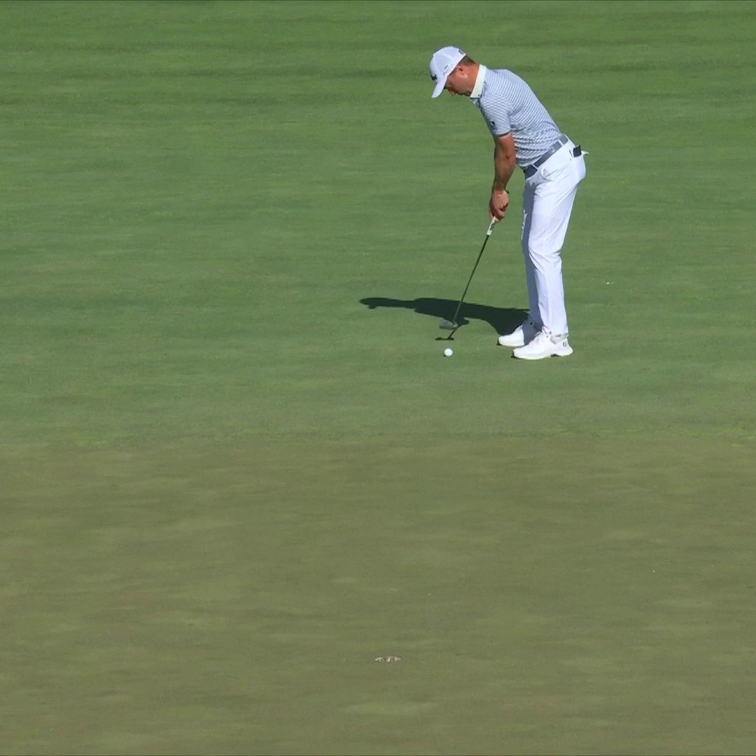 Justin Thomas with an excellent birdie putt to reach 10-under and T-4. 📈👀 📺 CBS
