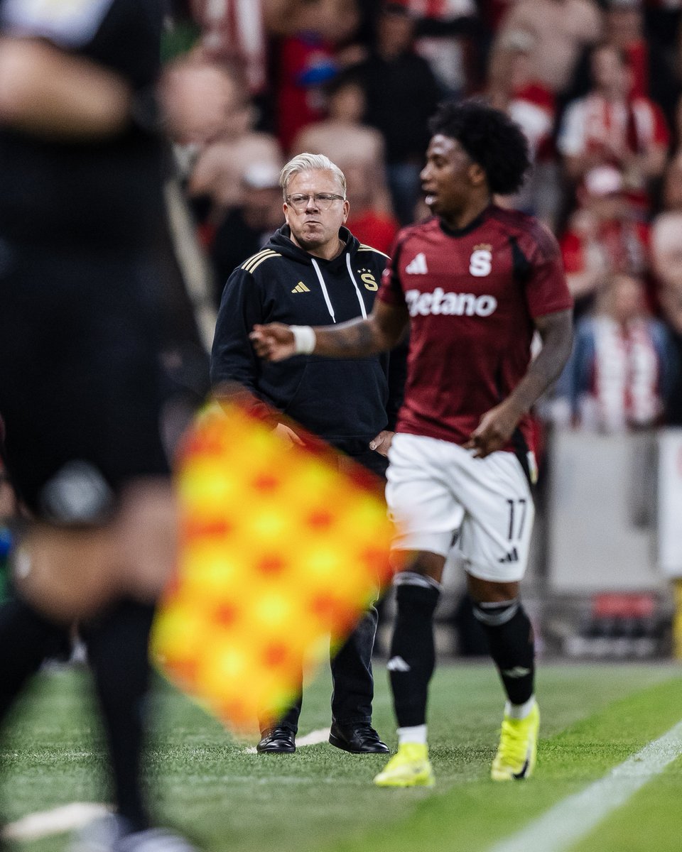 🇩🇰🗣️ Sparta Prague manager Lars Friis was unhappy with the refereeing in their match against rivals Slavia Prague… 🤬 "It's f*cking clear handball! It's just not good enough... it's terrible. The FA needs to wake up now!"