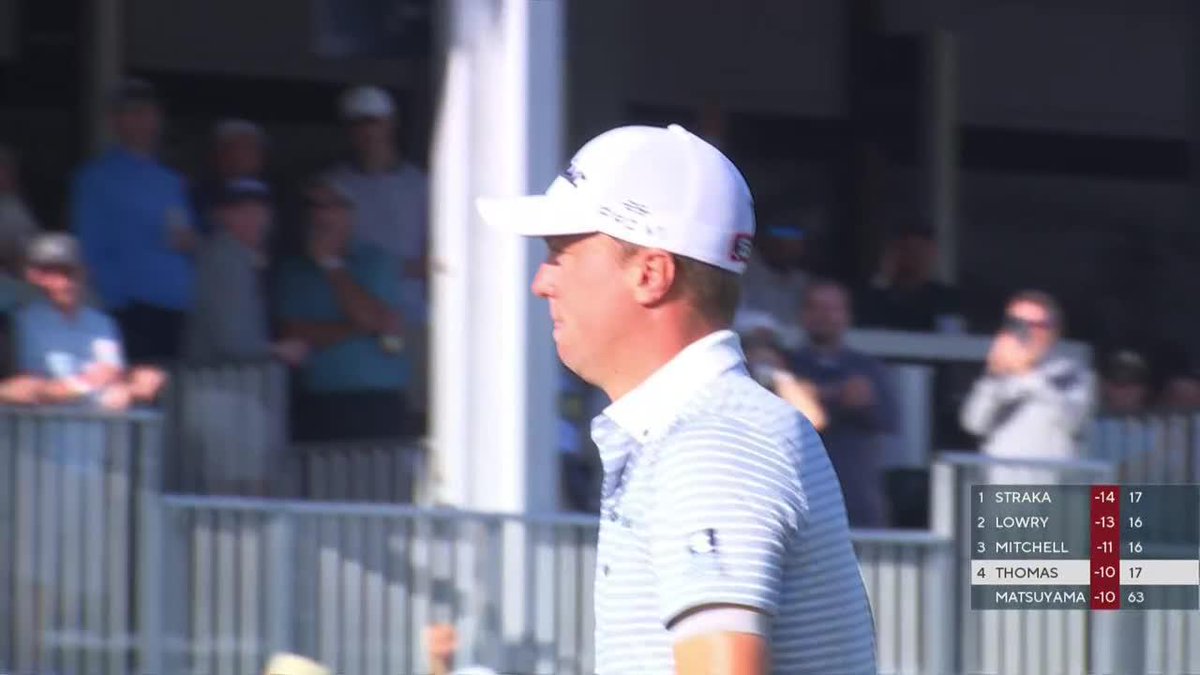 What a way to finish! ๐ Justin Thomas sinks a wonderful putt for birdie to close the round ๐คฉ
