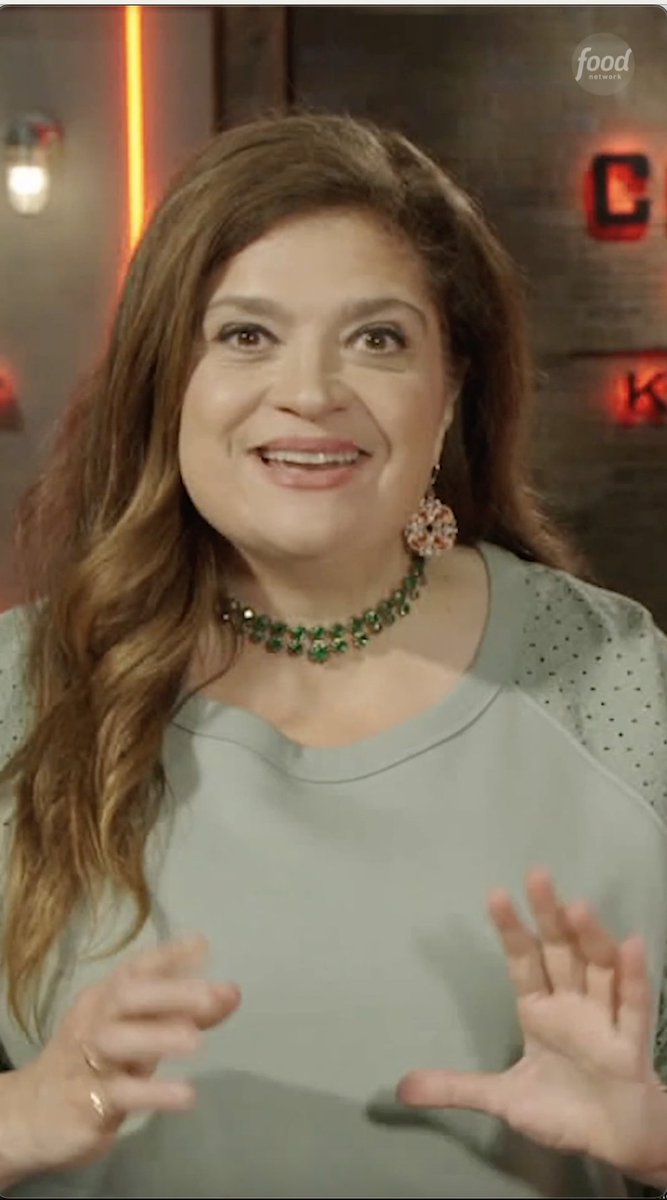 Would you rather wait an hour to be seated or wait an hour for your food? Make your own butter or yogurt? alex guarnaschelli makes her picks! Don't miss Alex on the next episode of #CutthroatKitchen: Knives Out, Tuesday @ 9|8c 🔪
