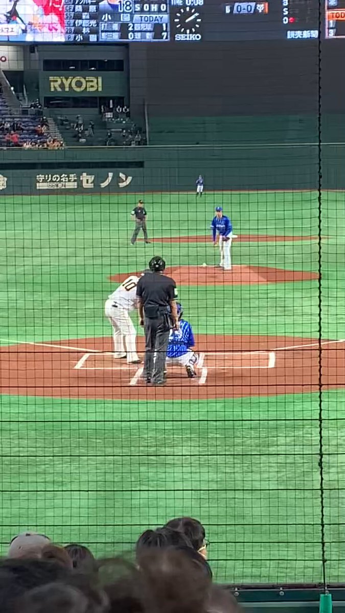 NPBのSNSルール緩和してほしいな。 客席からでしか分からない選手のすごがある。 伊藤光の盗塁阻止、難しいバウンドを処理する林琢真