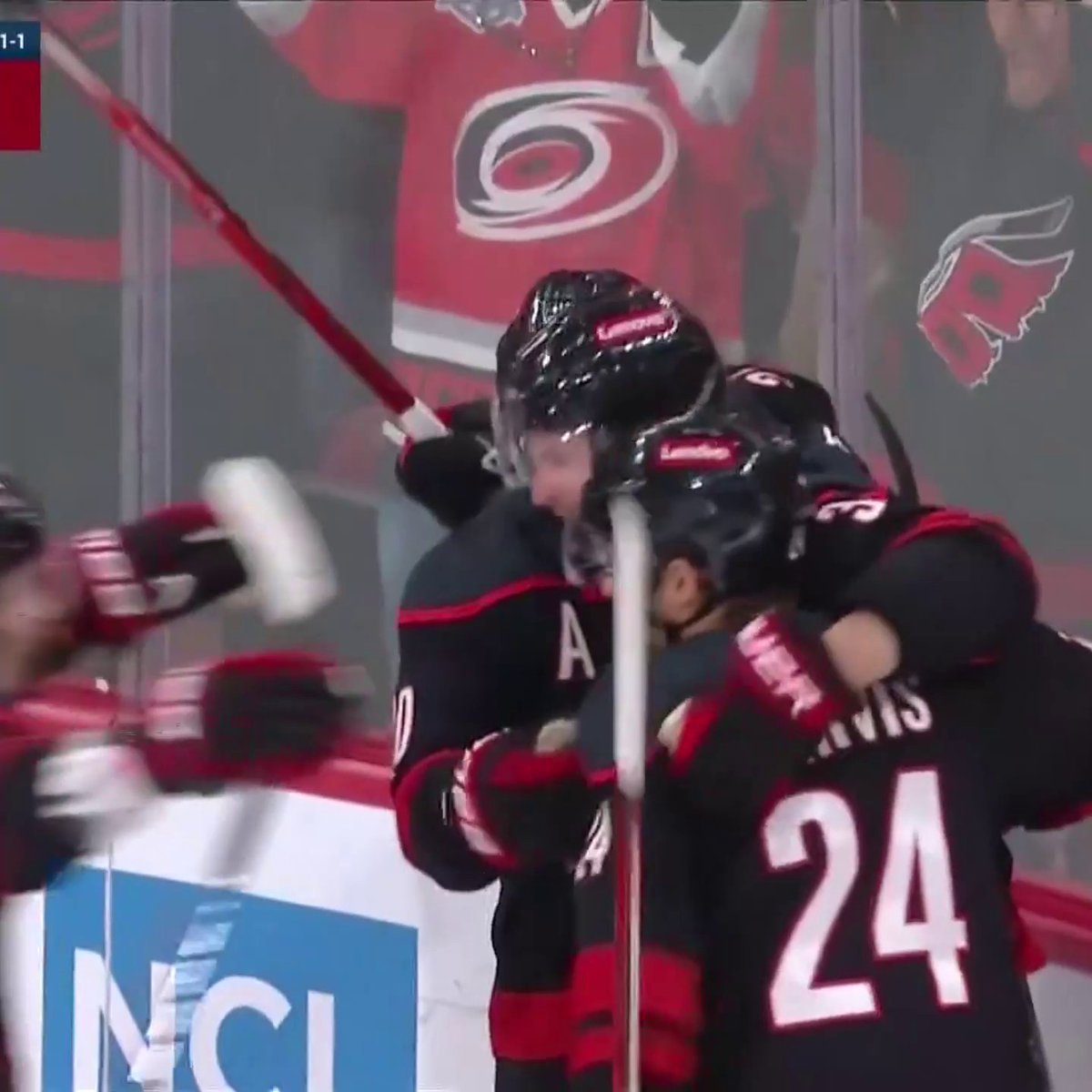 THE CANES BREAK THE DEADLOCK 🚨 Andrei Svechnikov has his 6th goal of the postseason 🔥