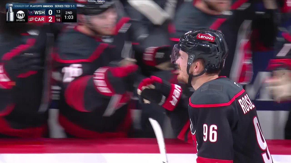 Canes are cooking 🫣 Jack Roslovic's on the board making it 2-0