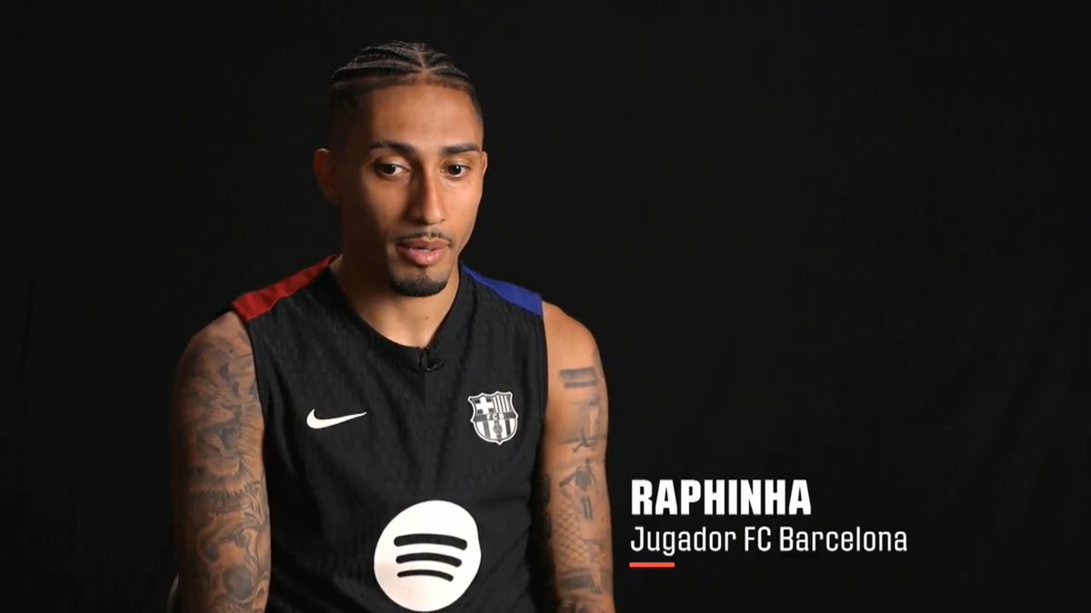🔥 '#ELCLÁSICO se vive como una final. Es un partido diferente'. 💙🎙❤ Raphinha, uno de los futbolistas más destacados del FC Barcelona de Flick, protagonista esta semana de #LALIGAWorld. #LALIGAEASPORTS