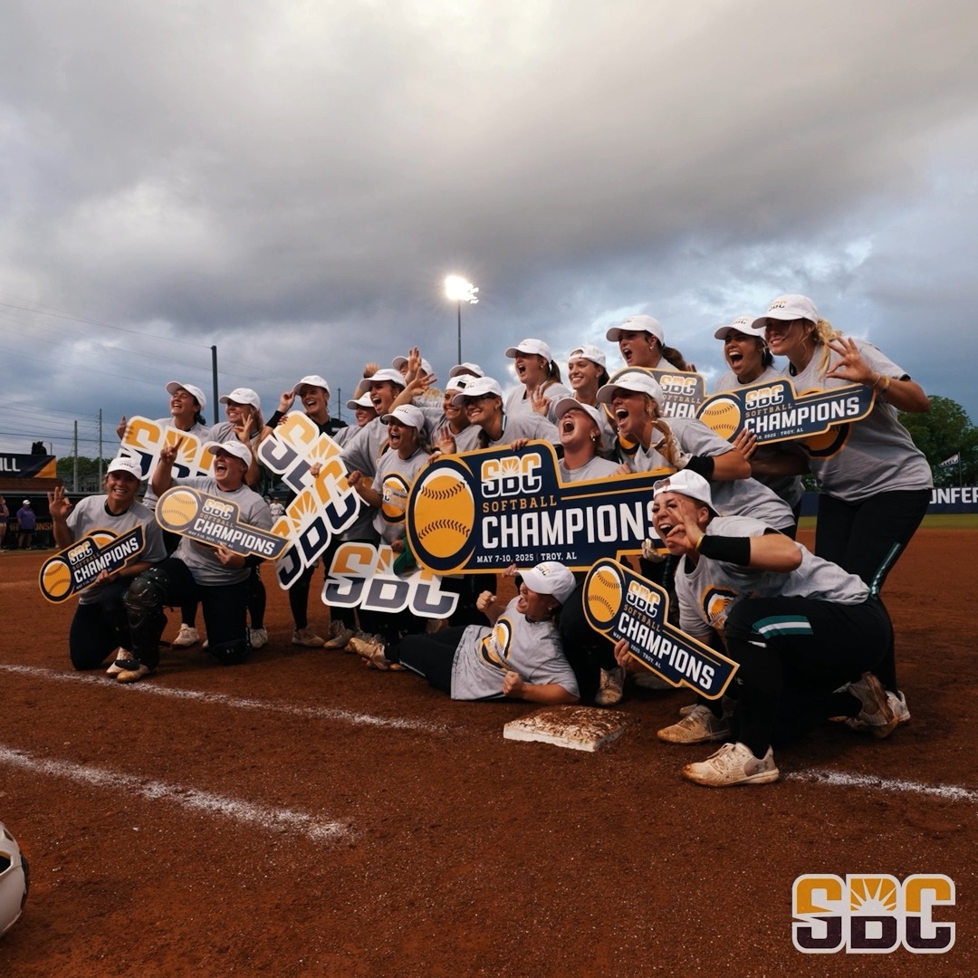𝗖𝗢𝗔𝗦𝗧𝗔𝗟 𝗖𝗥𝗢𝗪𝗡𝗘𝗗. Coastal Carolina SB is heading to its sixth NCAA Softball Tournament in program history and first since 2012 after winning four games in four days to claim the 2025 #SunBeltSB Championship title. ☀️🥎🏆