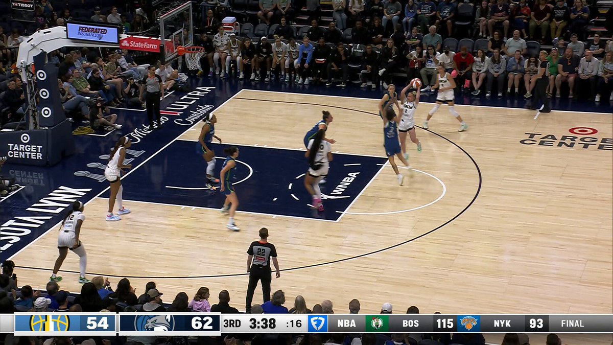It’s special watching bigs play off each other 👏 Kamilla Cardoso ➡️ Angel Reese down low! CHI-MIN | FREE on the WNBA App.