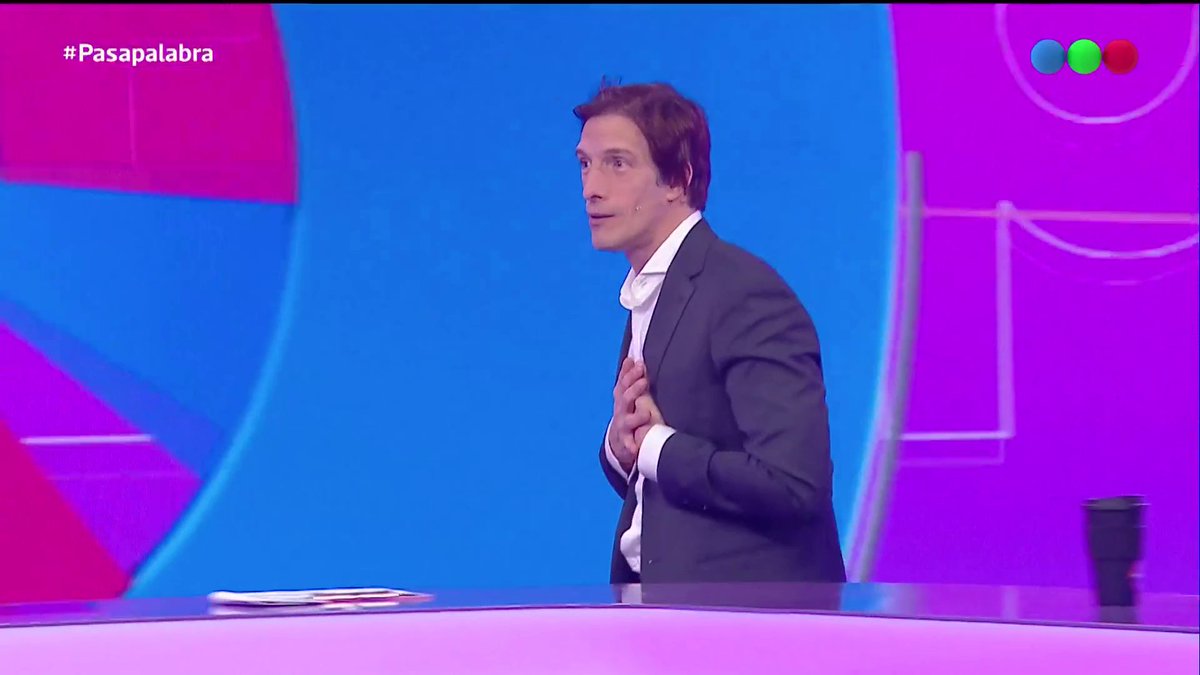 "Podría ser tu papá" Iván no puede creer la edad de Cami Homs #PasaPalabra 🤭 👉 Mirá #Pasapalabra en con la conducción de Iván de Pineda 🎡