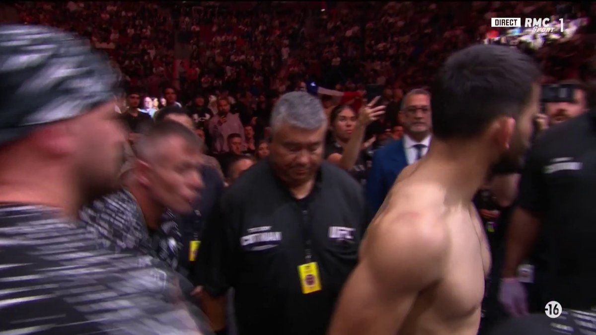 L’entrée de Benoit Saint Denis 🇫🇷 ALLEZZZZZ ⚔️⚔️⚔️ #UFC315