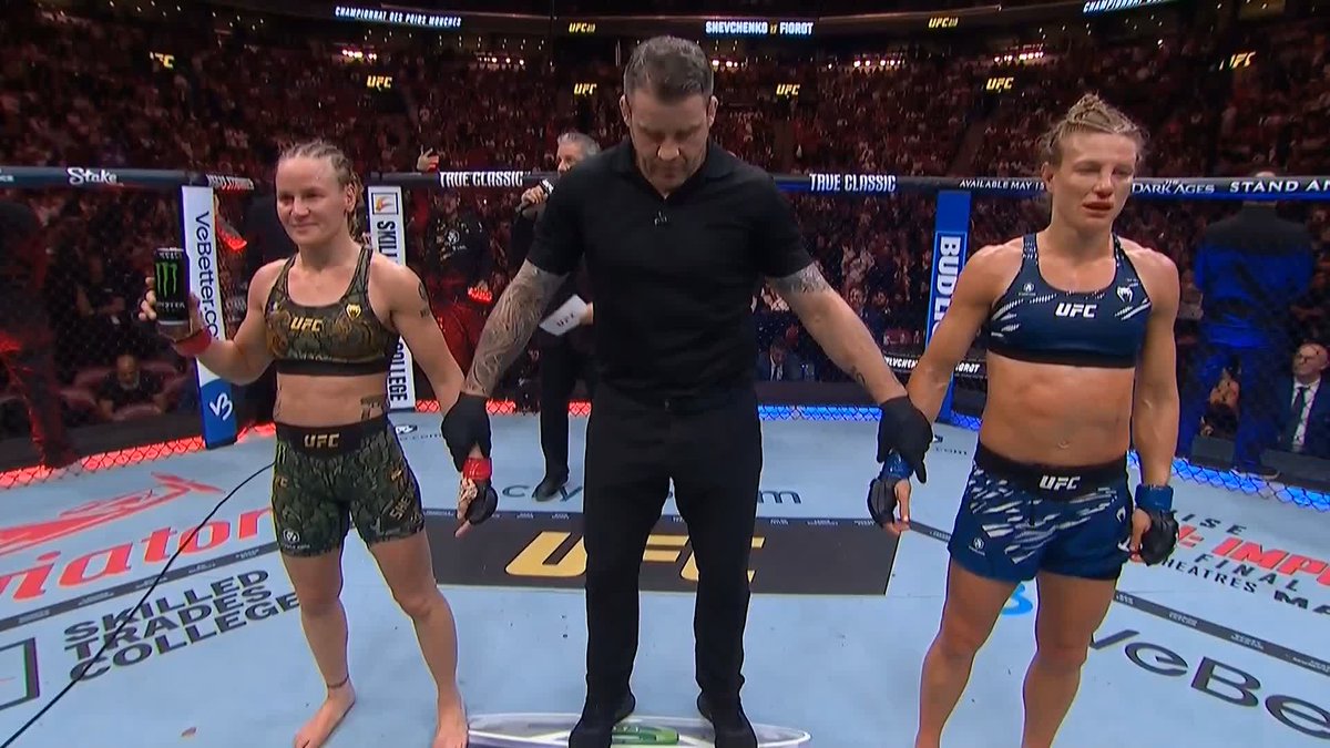 Il manquait vraiment pas grand chose .. Valentina Shevchenko 🇰🇬 en a fait un tout petit peu + et s’impose par décision unanime face à Manon Fiorot 🇫🇷